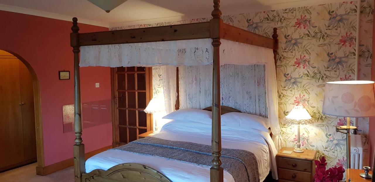 Bed and Breakfast Wychwood House Penally Exterior foto