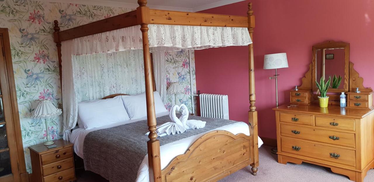 Bed and Breakfast Wychwood House Penally Exterior foto